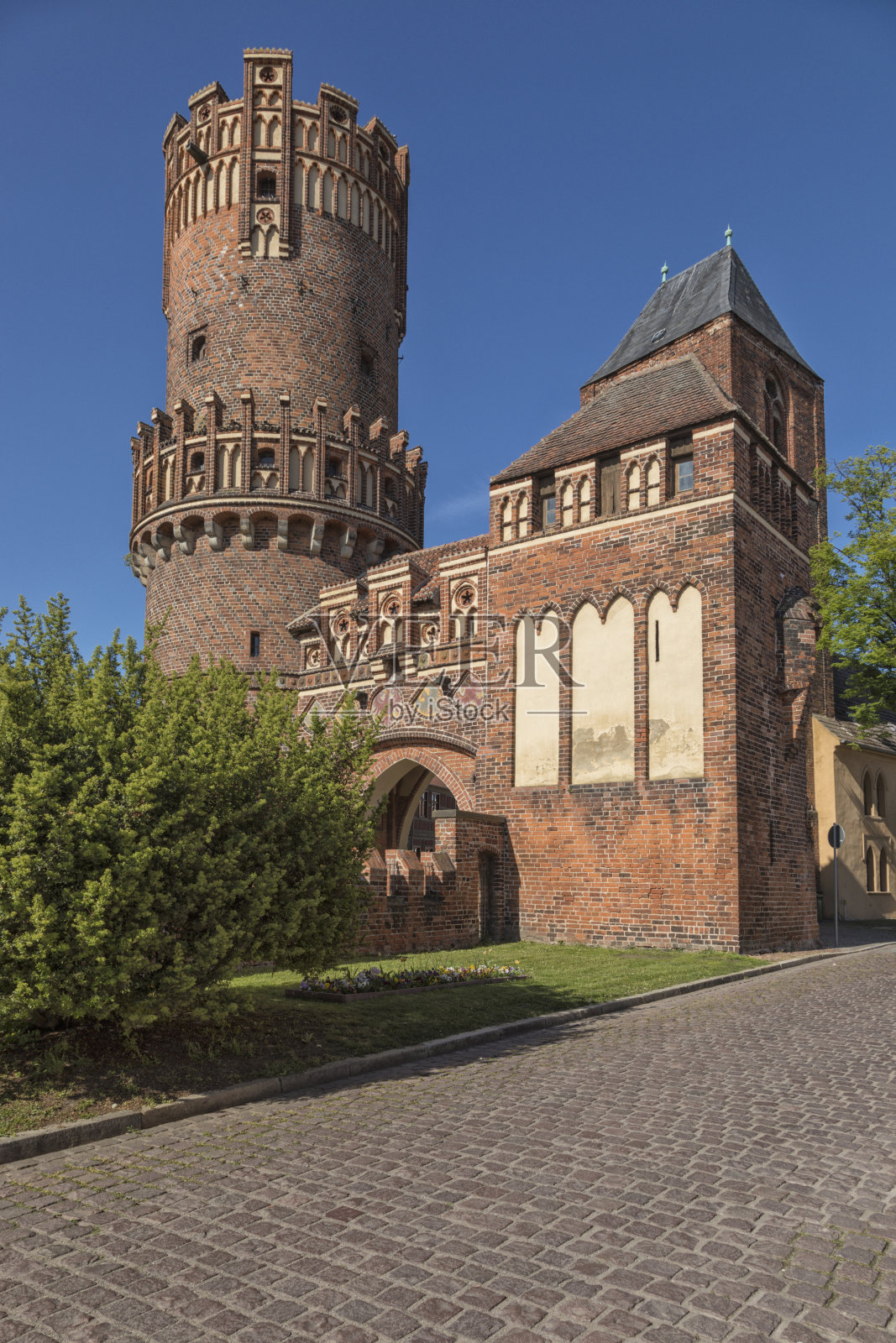 唐格明德的中世纪塔楼和城门照片摄影图片