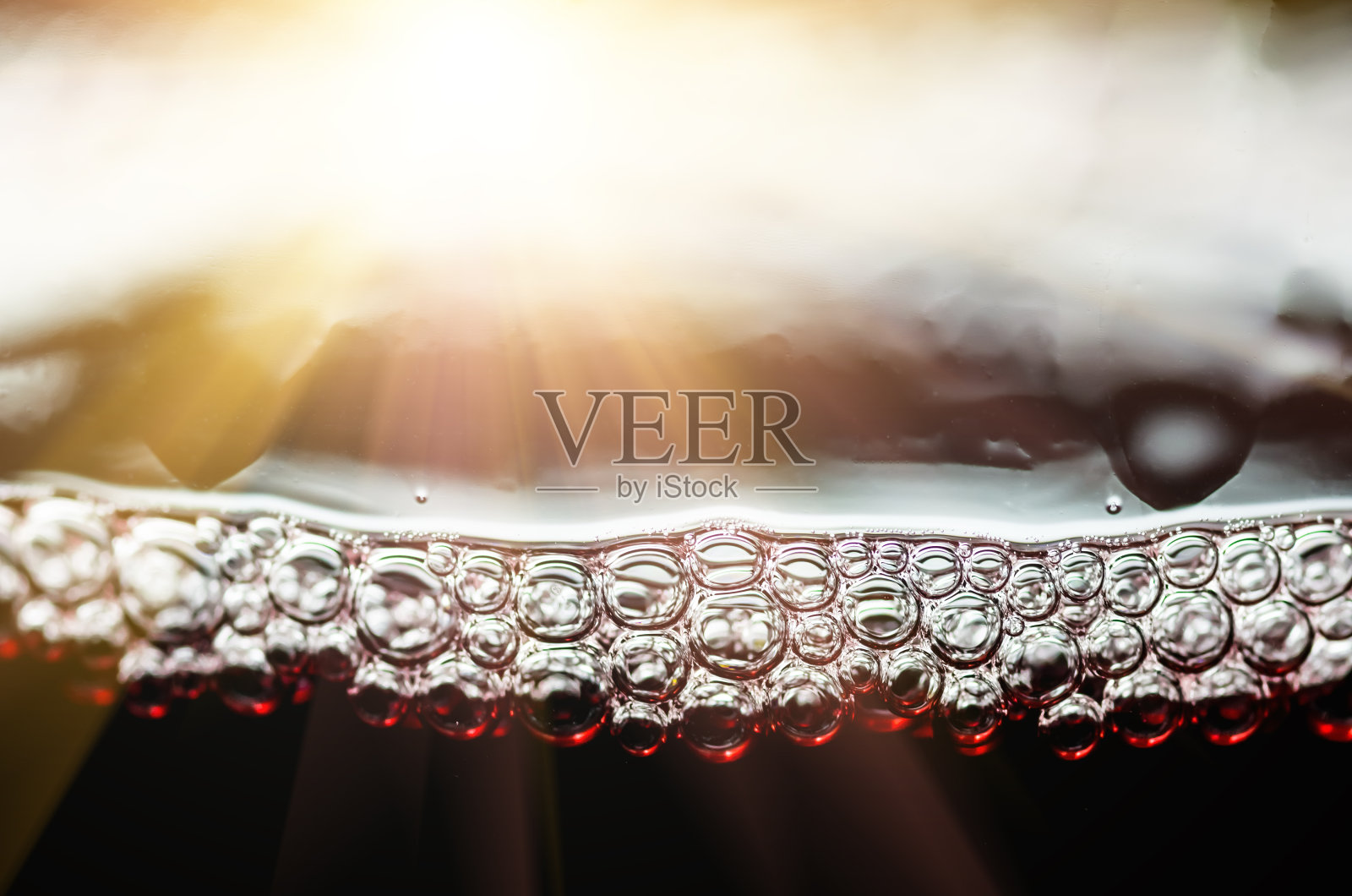 泡沫的酒照片摄影图片