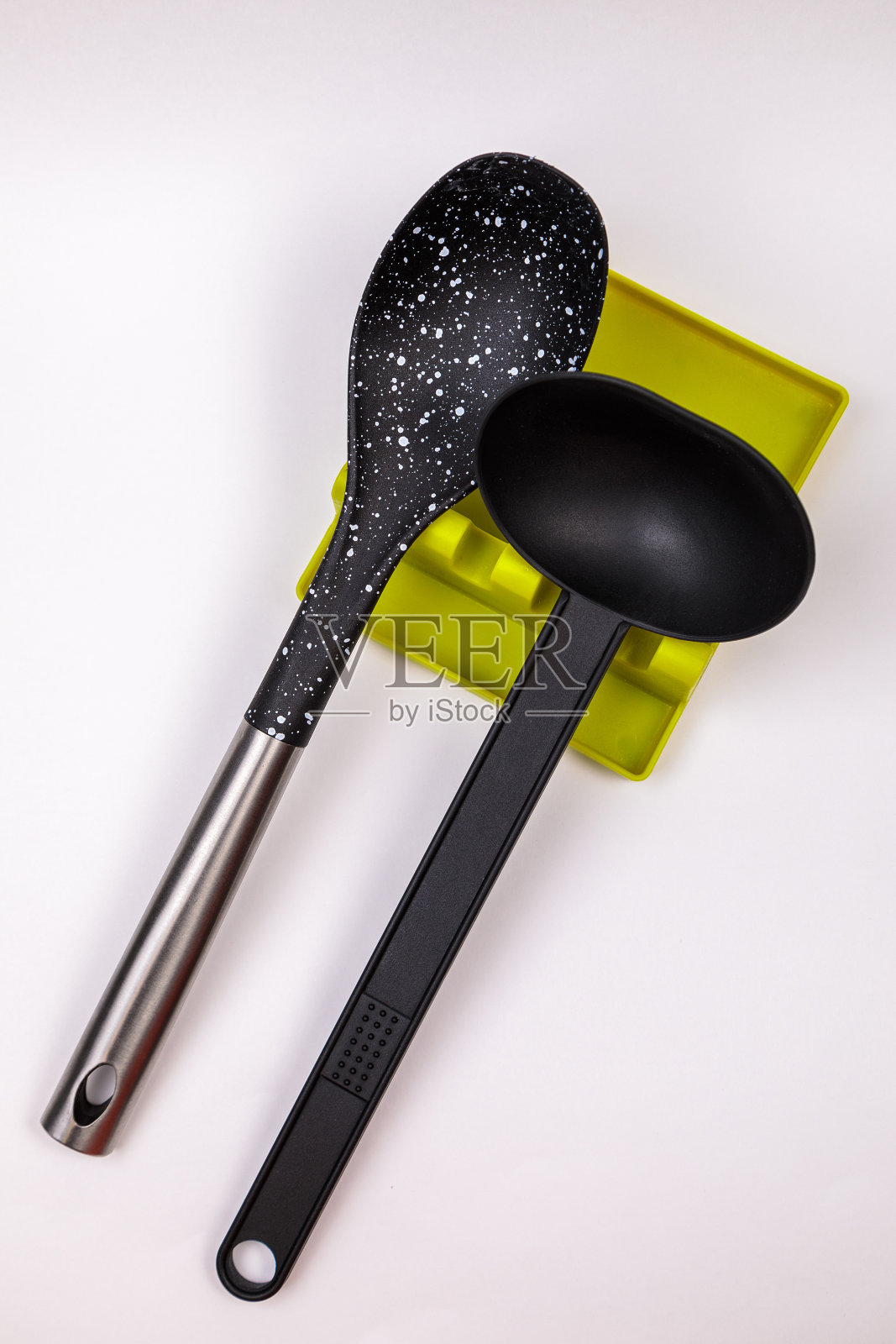 支架，托盘，大勺子，勺子，搅拌器。照片摄影图片