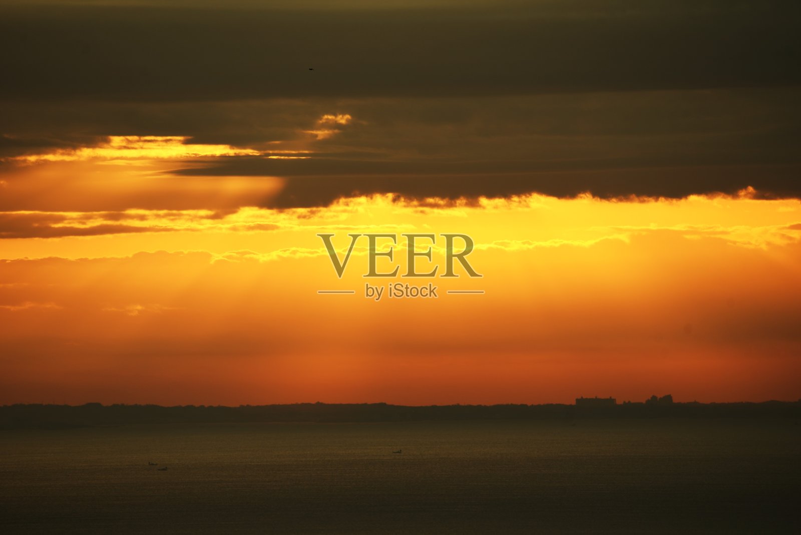 晨光的景象。照片摄影图片