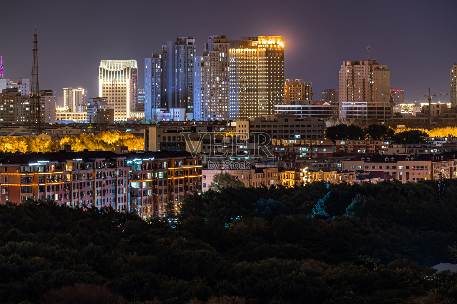 长春市夜景和中国南湖公园照片摄影图片