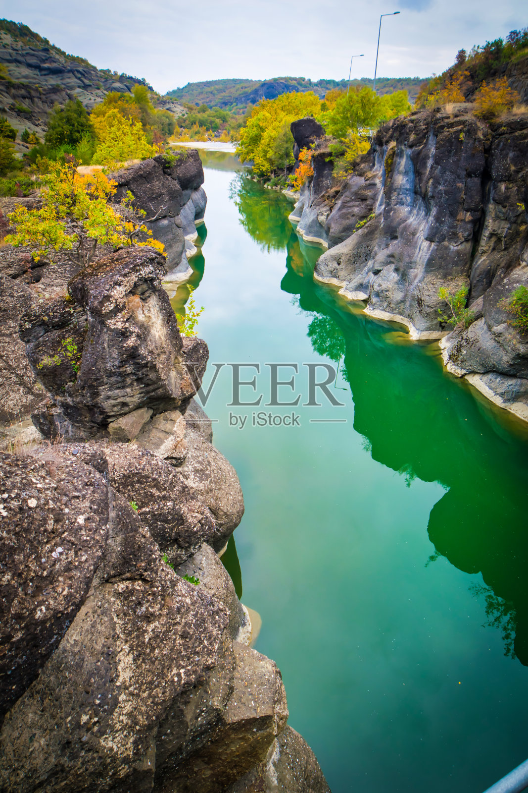 希腊郊区风景优美的河流和运河照片摄影图片