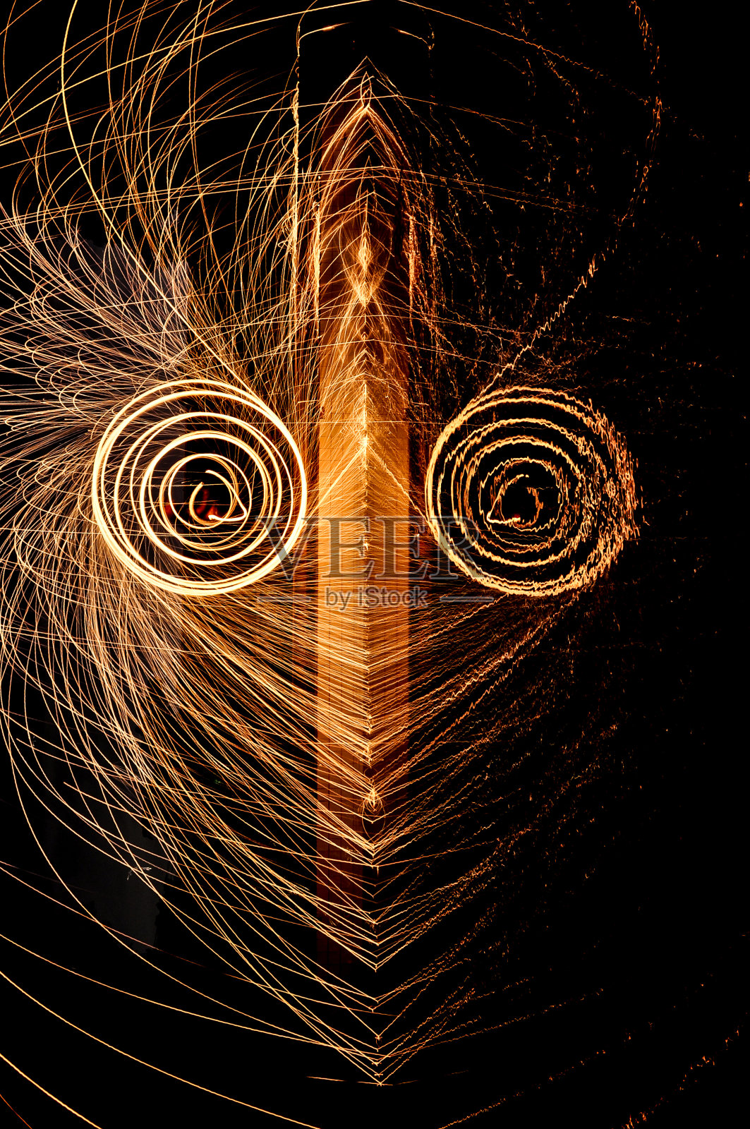 长时间曝火面具抽象照片摄影图片