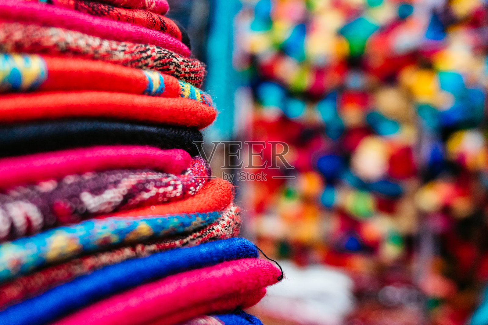 印度面料设计的多色衣服照片摄影图片