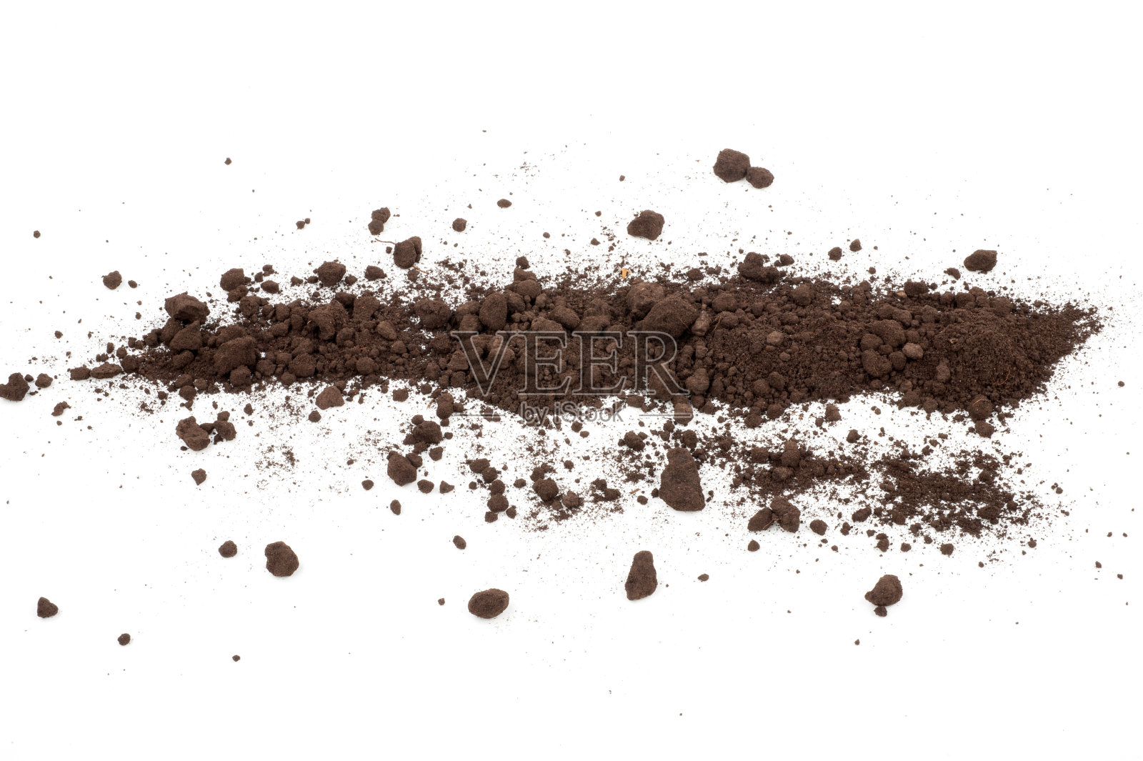 白色背景上的一堆泥土照片摄影图片