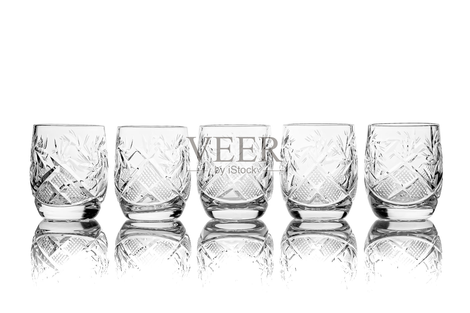 五杯空伏特加照片摄影图片