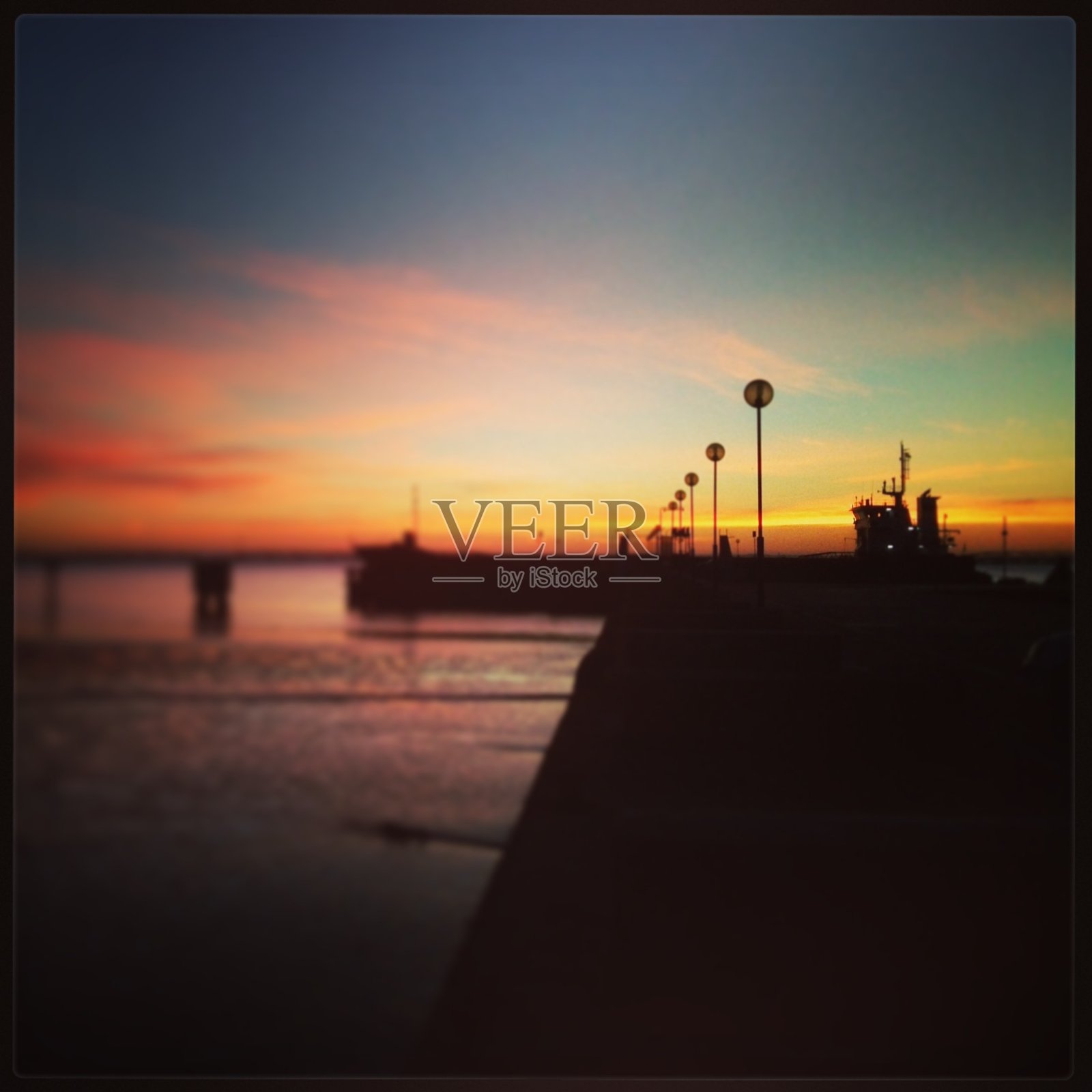 城市漫步日落天空照片摄影图片