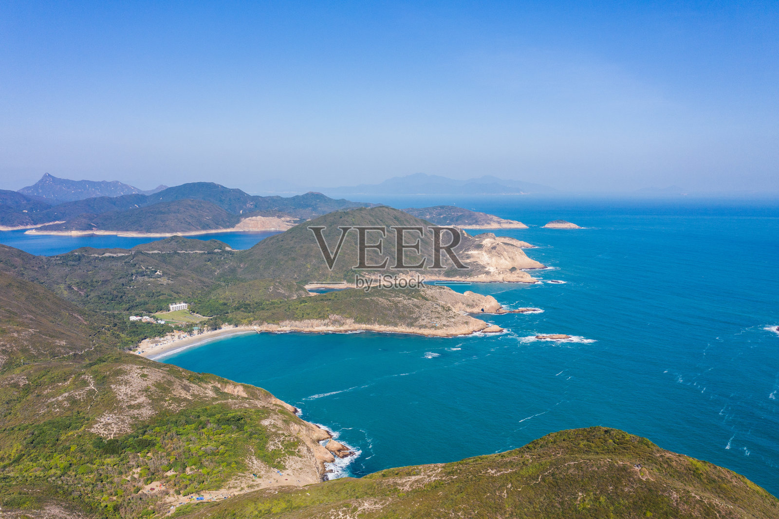 海岸靠近万宜水库，鸟瞰香港著名的度假胜地西贡，户外，白天照片摄影图片