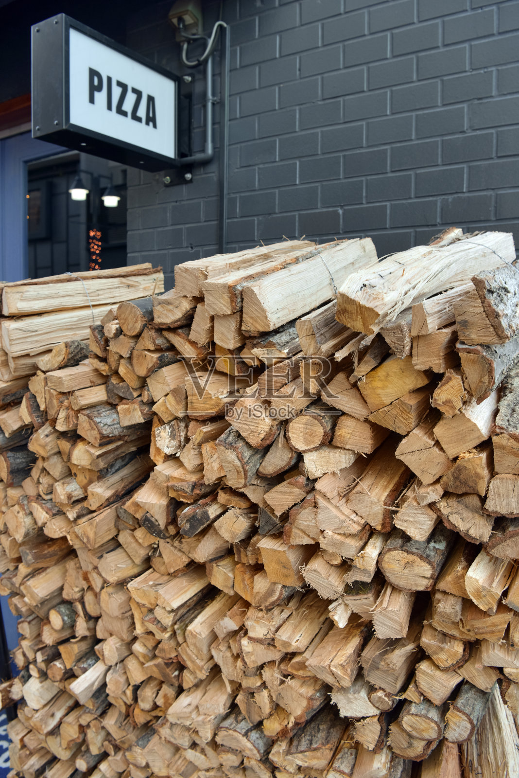 用于比萨窑的柴火照片摄影图片