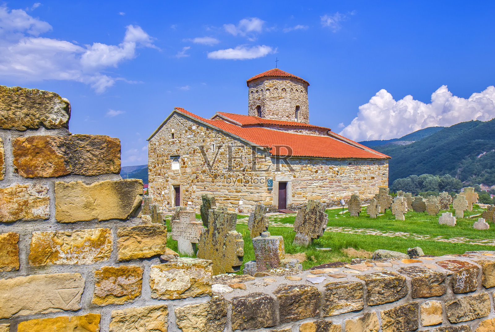 塞尔维亚诺维帕查圣使徒彼得和保罗教堂照片摄影图片