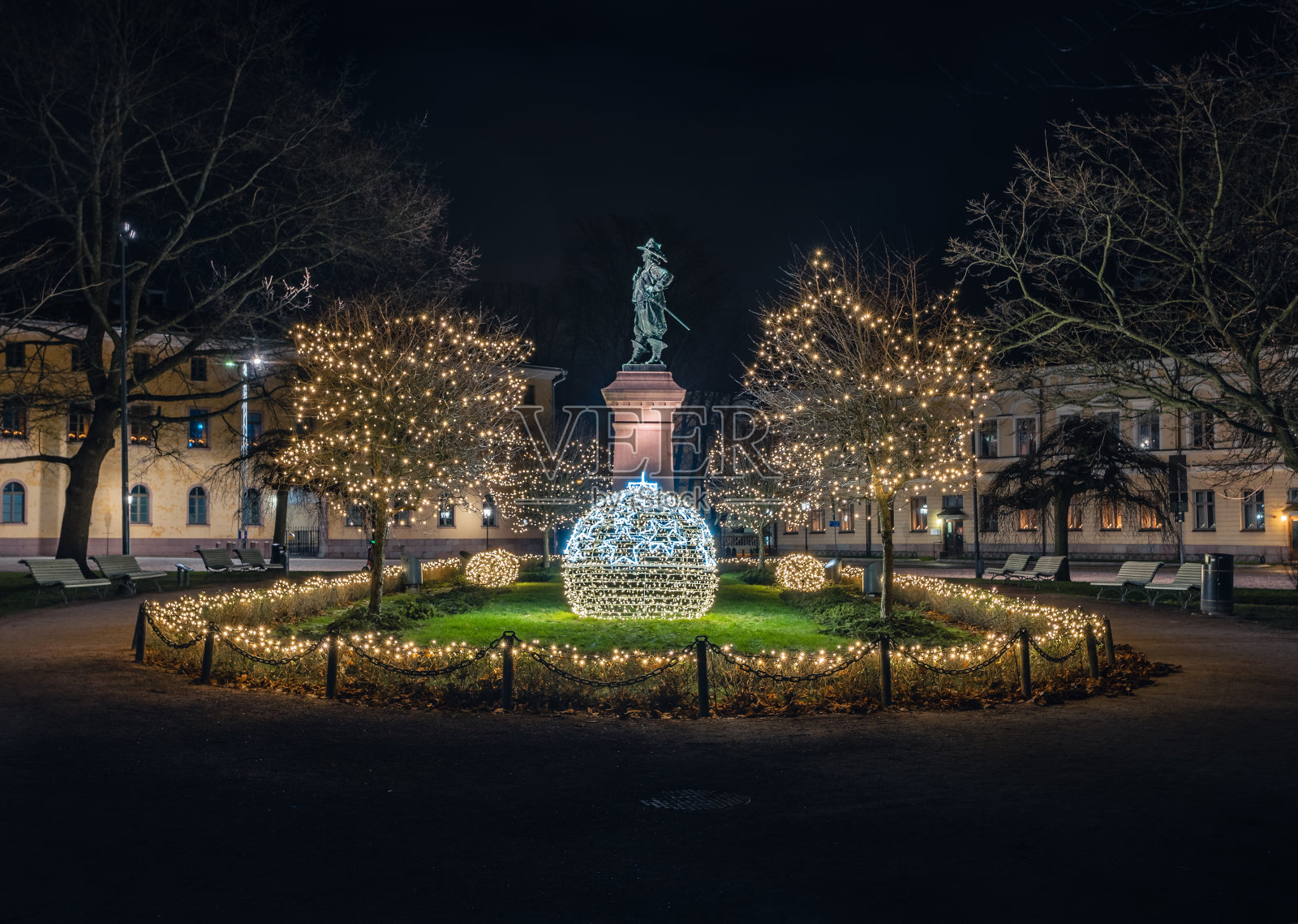 芬兰图尔库的佩尔·布拉赫雕像照片摄影图片