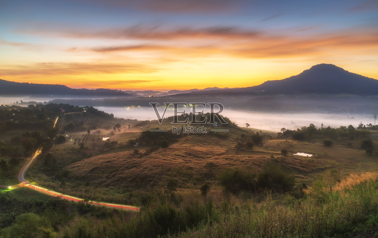 泰国碧差汶省考考区考大仙阁的日出美景照片摄影图片