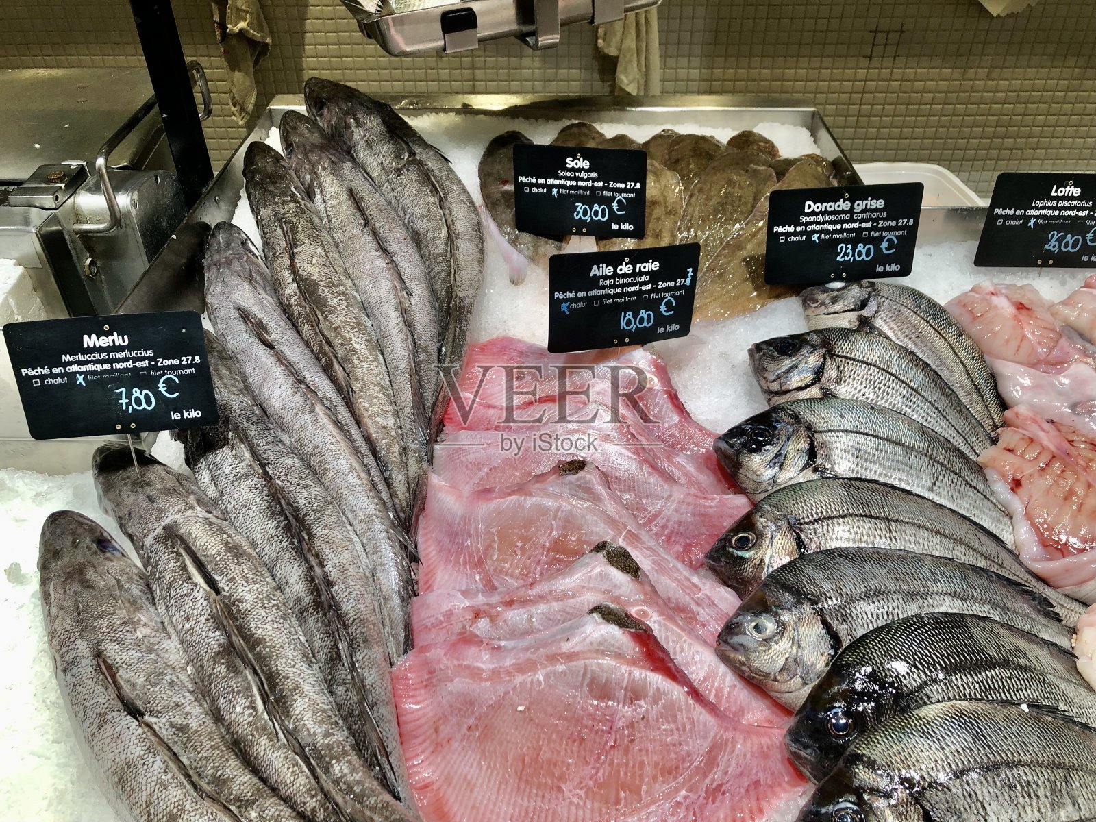 法国食品市场的海鲜摊位照片摄影图片