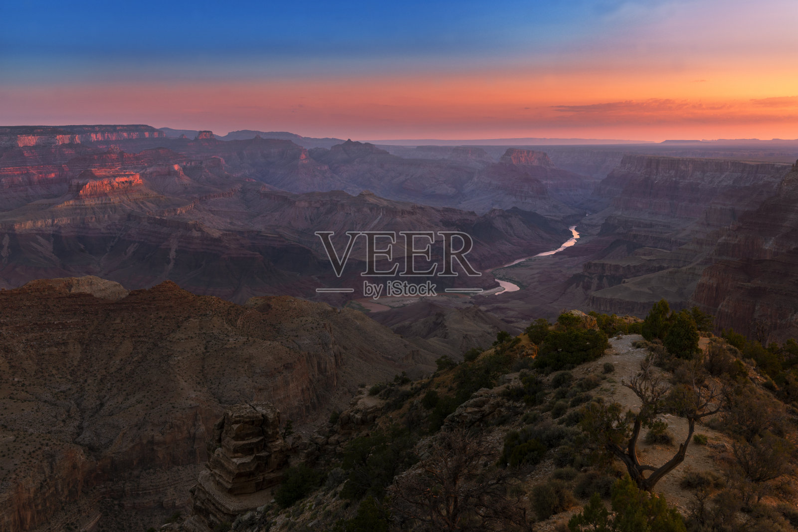 大峡谷和科罗拉多河的风景从沙漠的观点，在大峡谷国家公园照片摄影图片