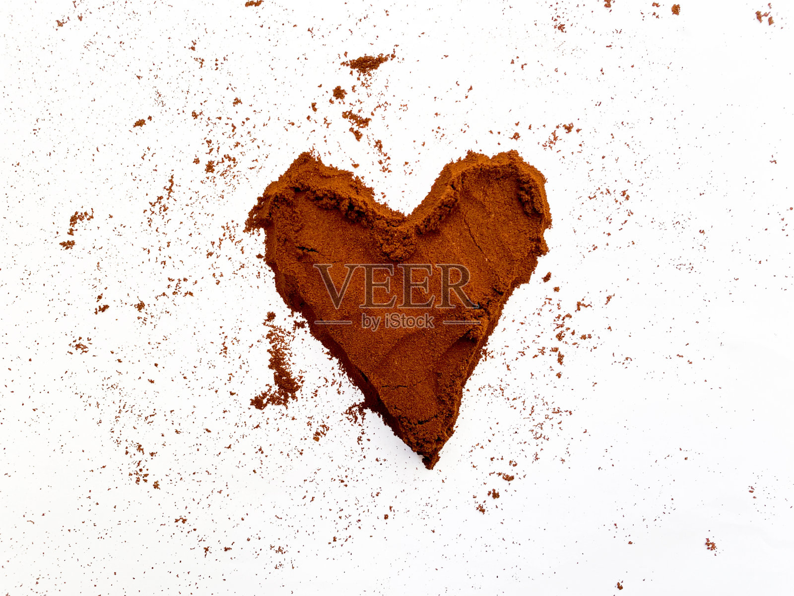 白色背景下的土耳其咖啡照片摄影图片