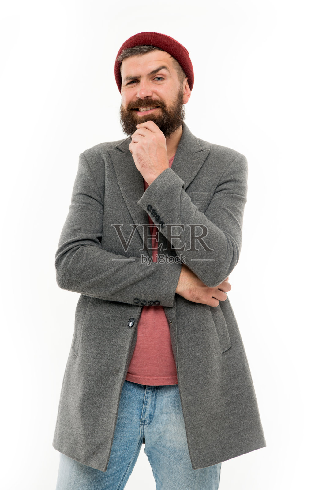 男装和男性时尚概念。留着胡子的男人时髦时髦的外套和帽子。时髦的服饰帽子亮丽的配饰。时尚潮流。秋季和春季的时尚休闲装照片摄影图片