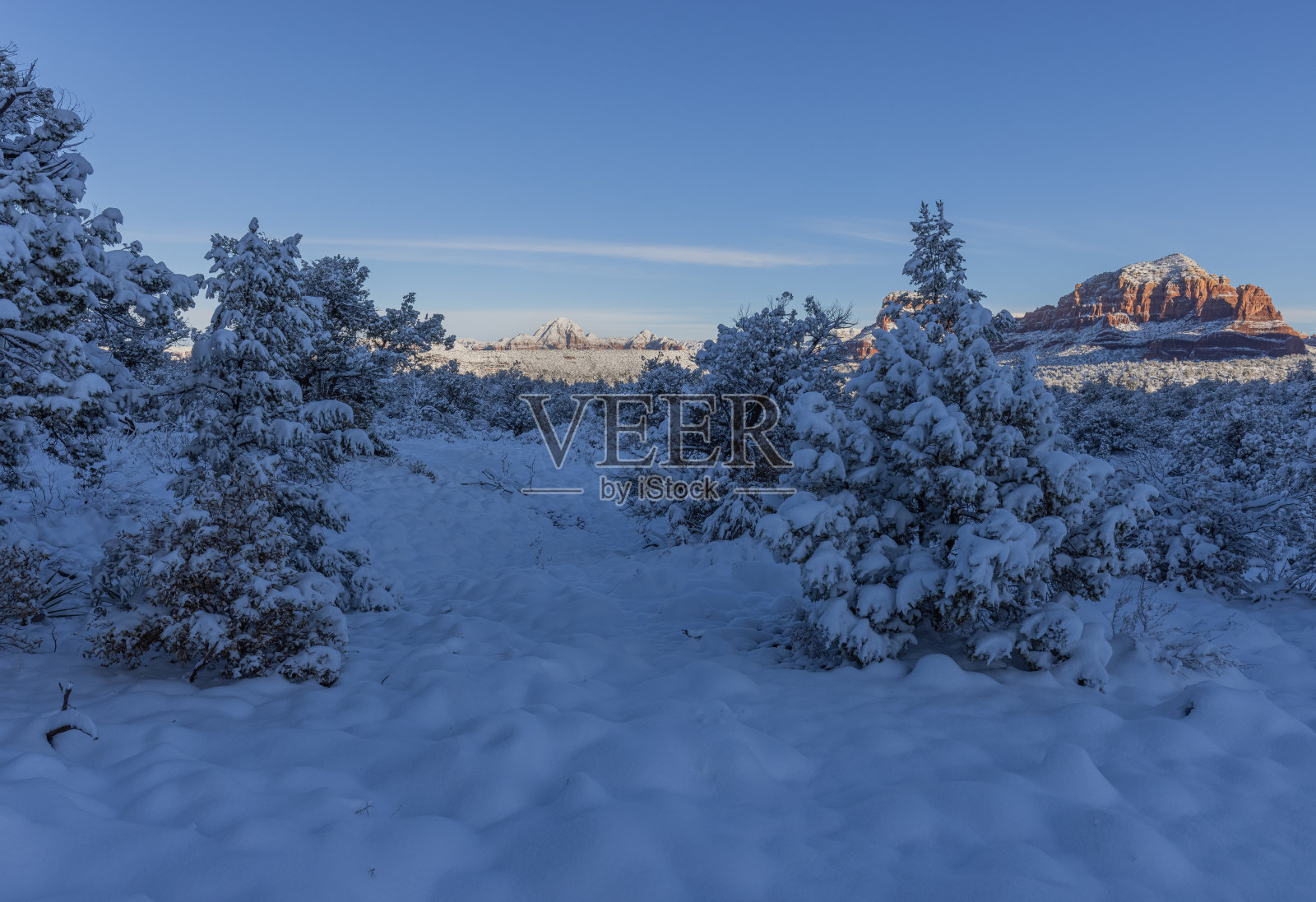 亚利桑那州塞多纳雪覆盖景观照片摄影图片