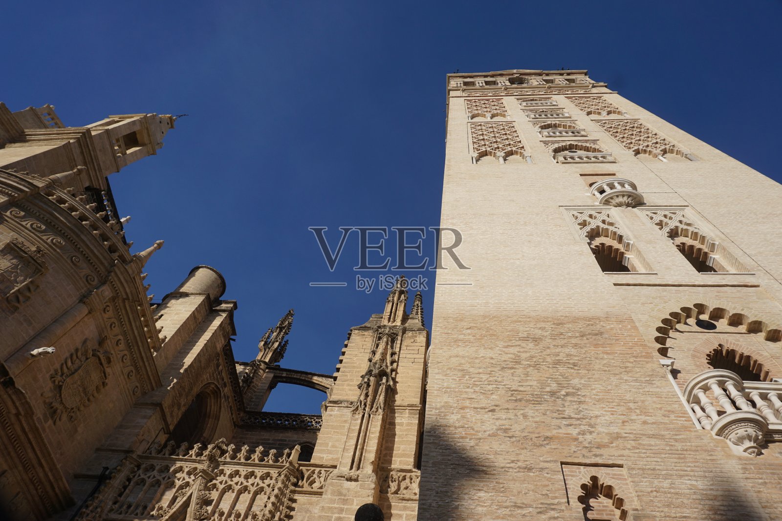 西班牙安达卢西亚的塞维利亚大教堂和吉拉尔达照片摄影图片