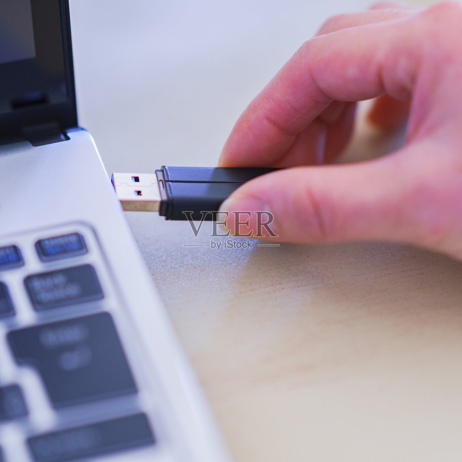 USB内存存在安全风险照片摄影图片