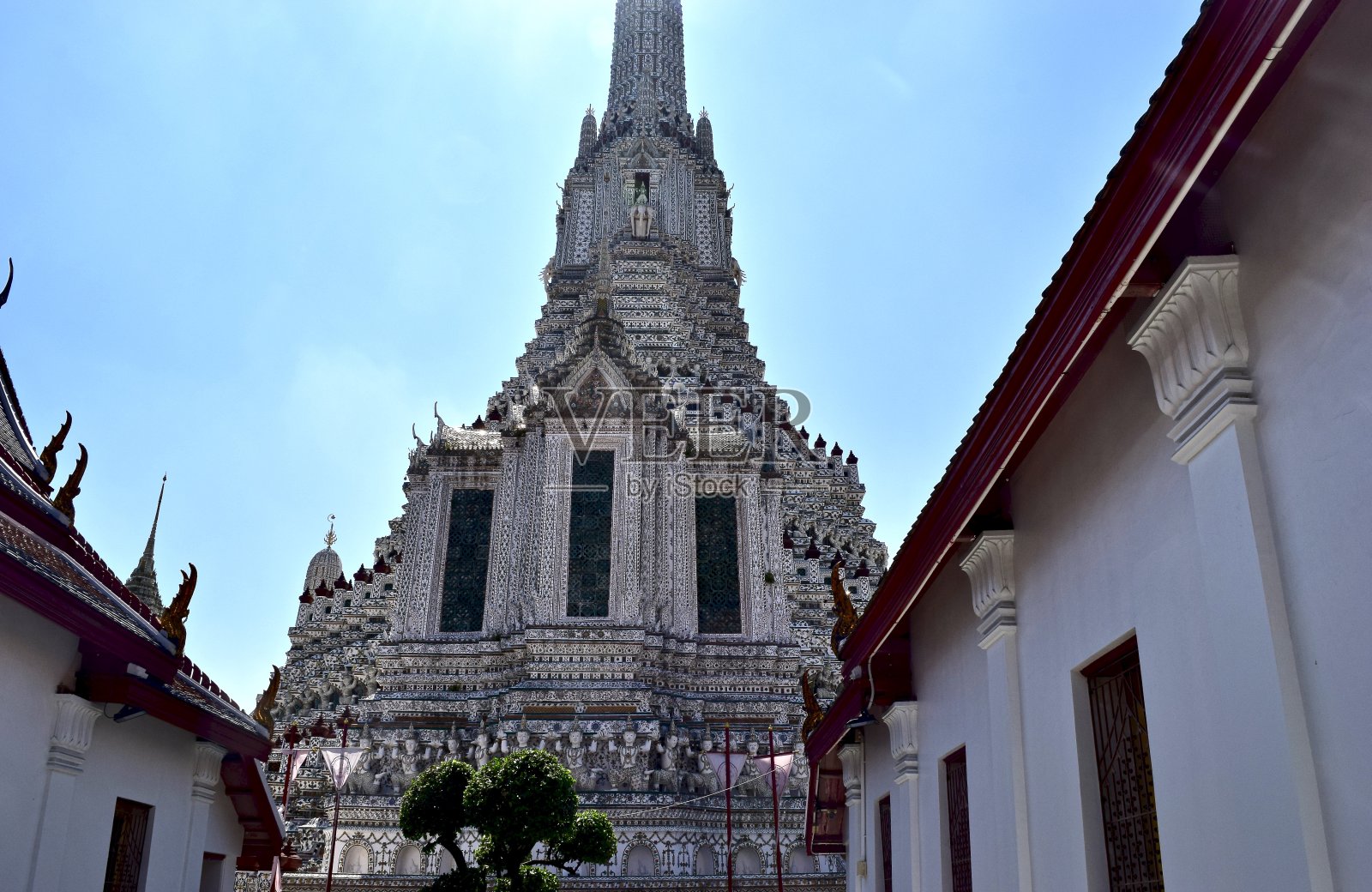 泰国阿仑寺的一座美丽的佛塔。照片摄影图片