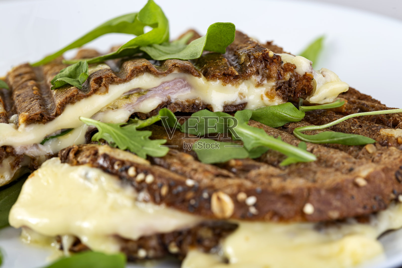 烤三明治加很多奶酪照片摄影图片