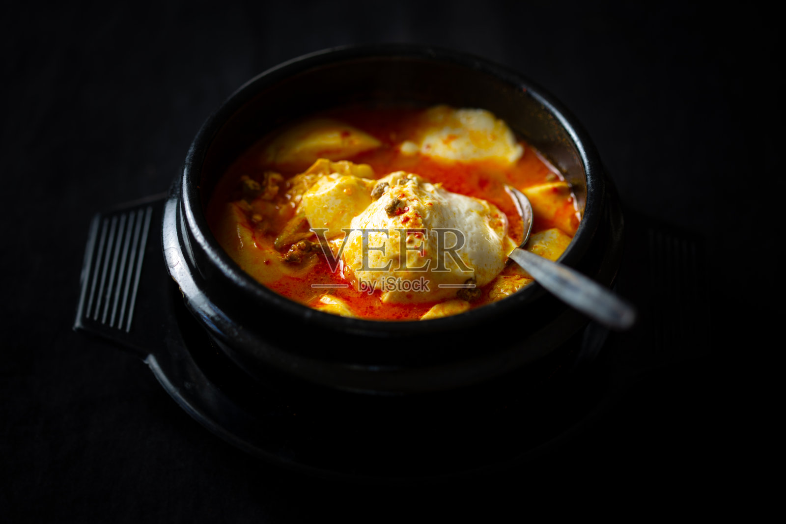 韩国香辣豆腐炖汤照片摄影图片