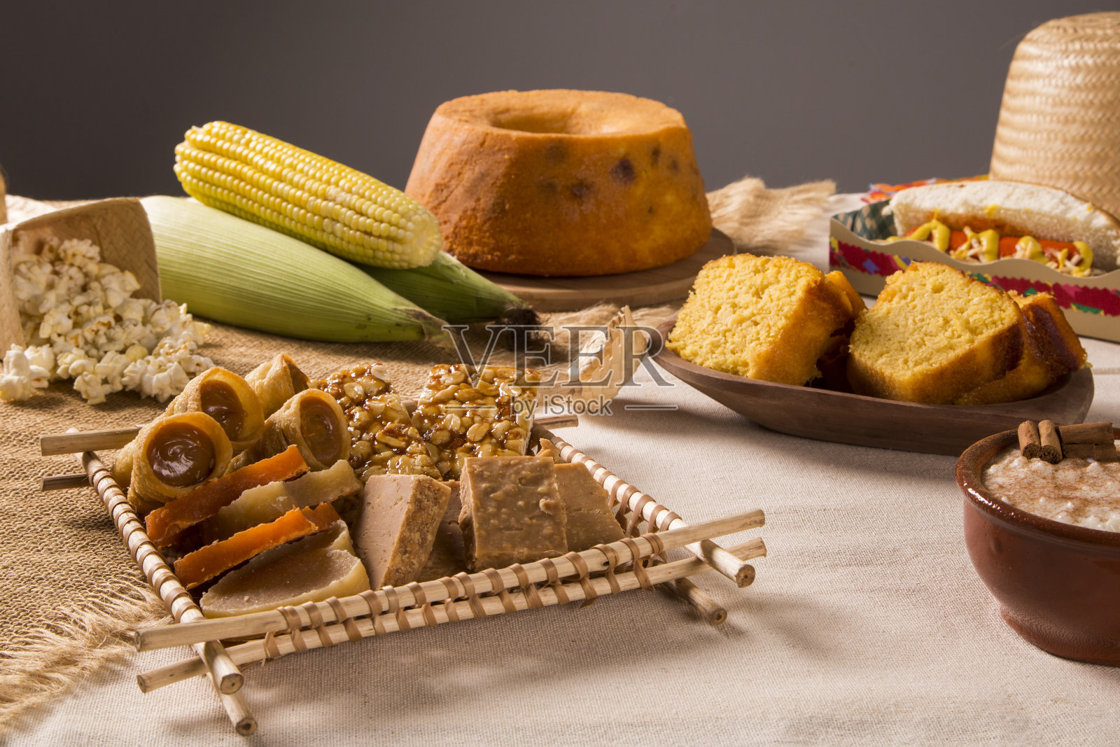 巴西朱尼纳节日餐桌照片摄影图片