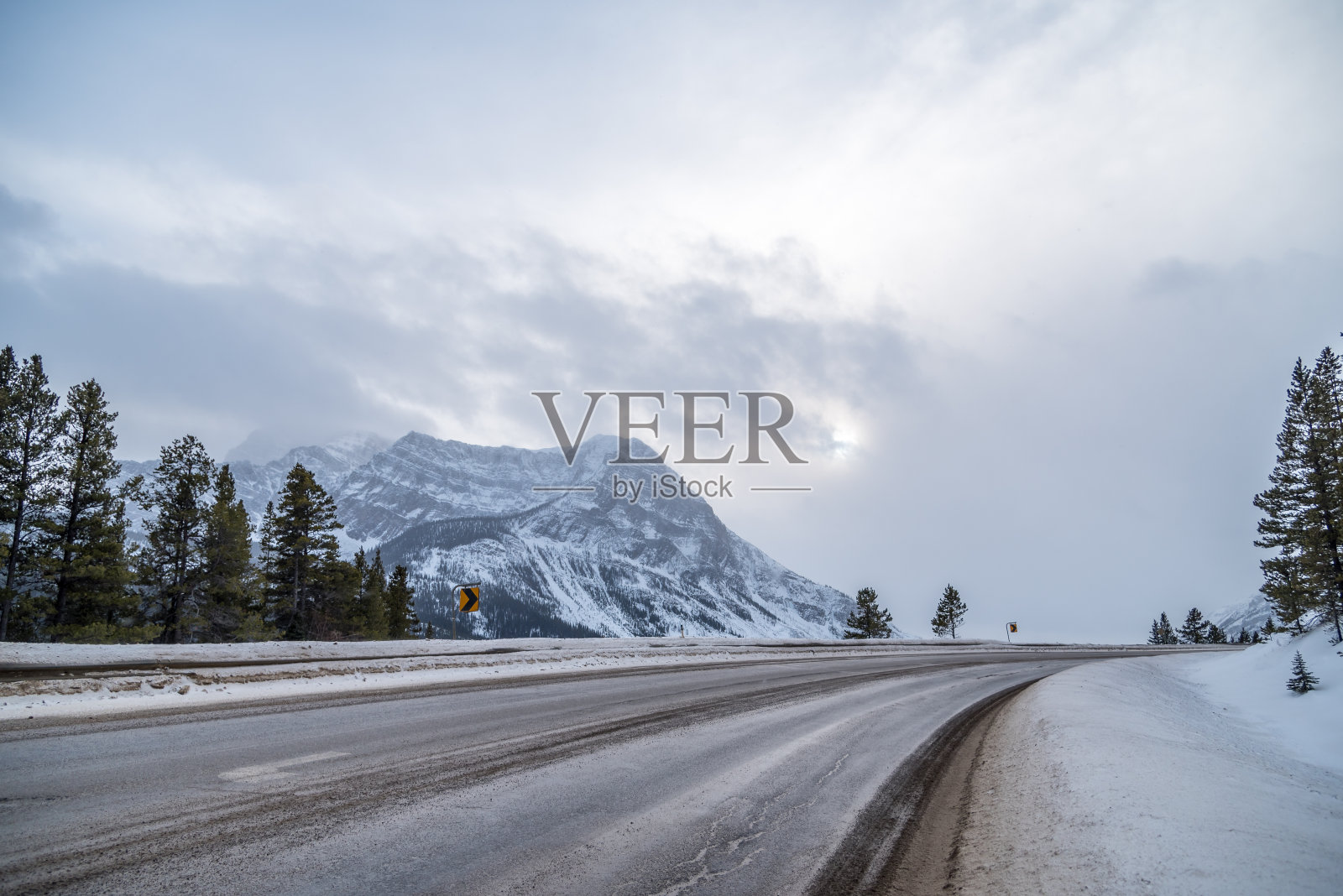 库特内公园的落基山脉照片摄影图片