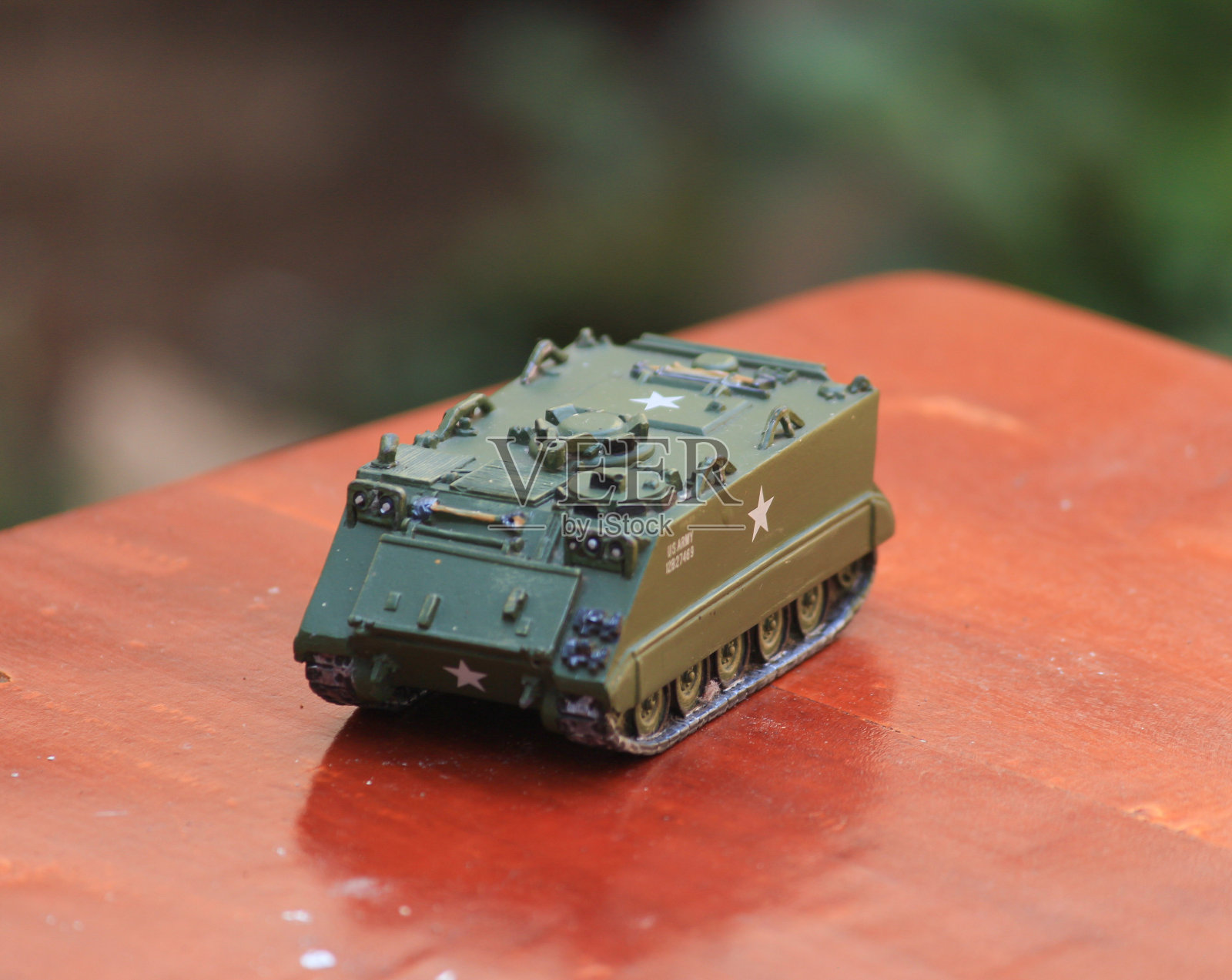 用于装饰和游戏的微型战斗坦克照片摄影图片