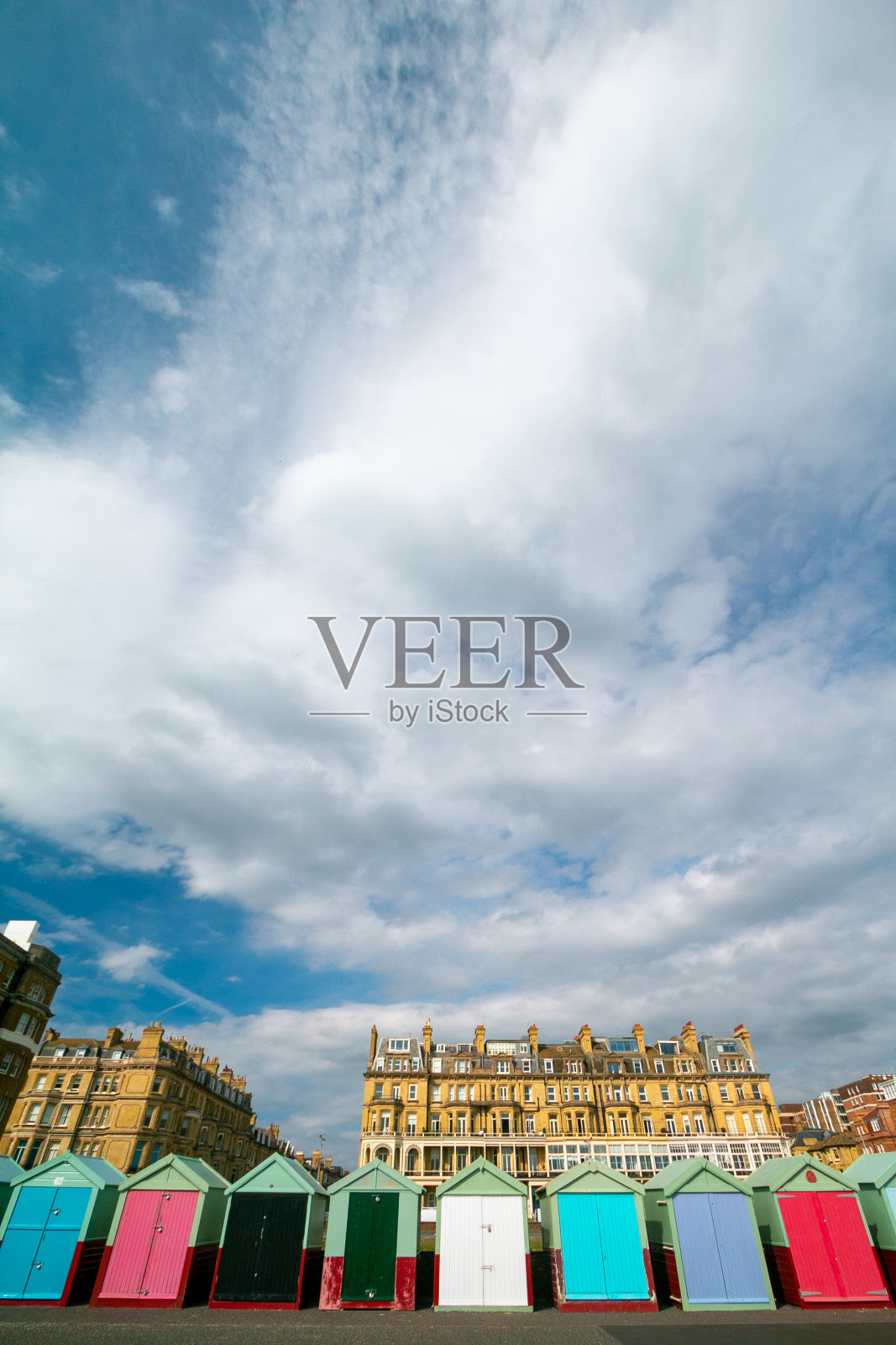 霍夫海滩小屋在布赖顿和霍夫，英国照片摄影图片