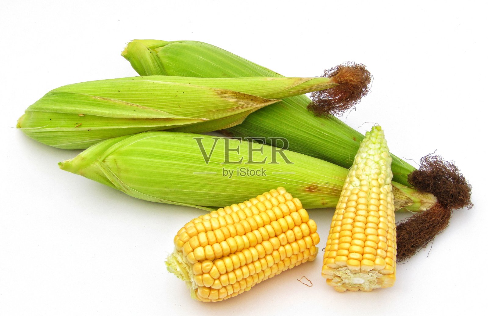 白色背景上的玉米照片摄影图片