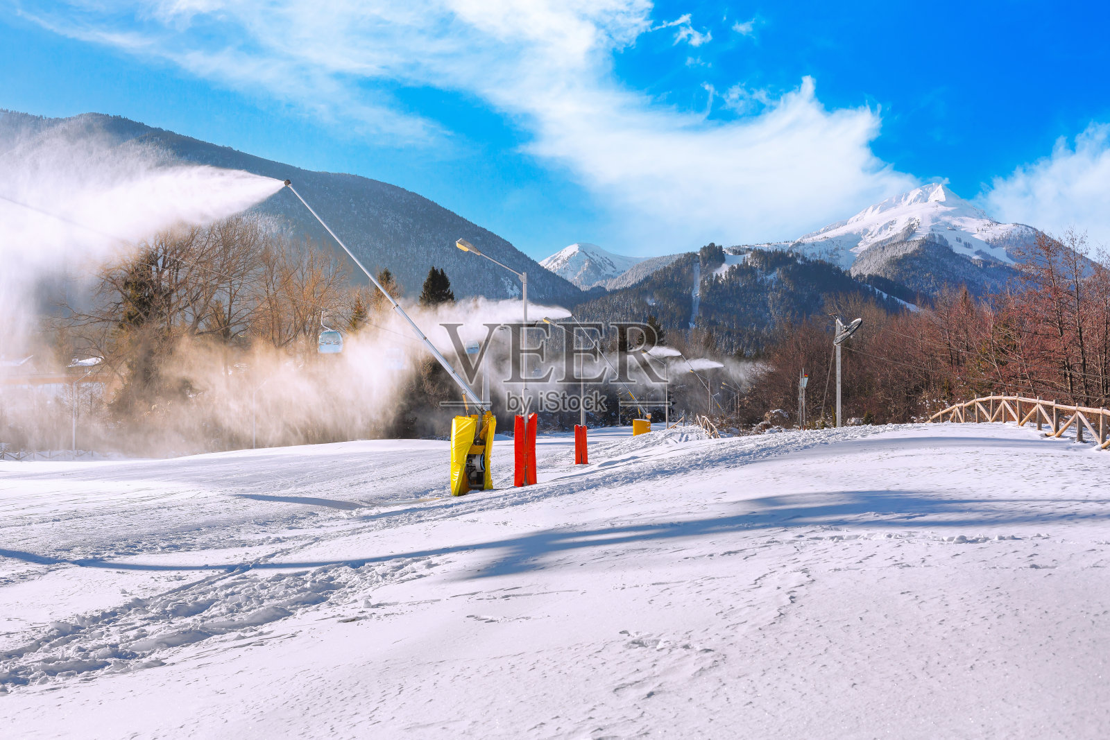 滑雪胜地班斯科，保加利亚，缆车，滑雪道照片摄影图片