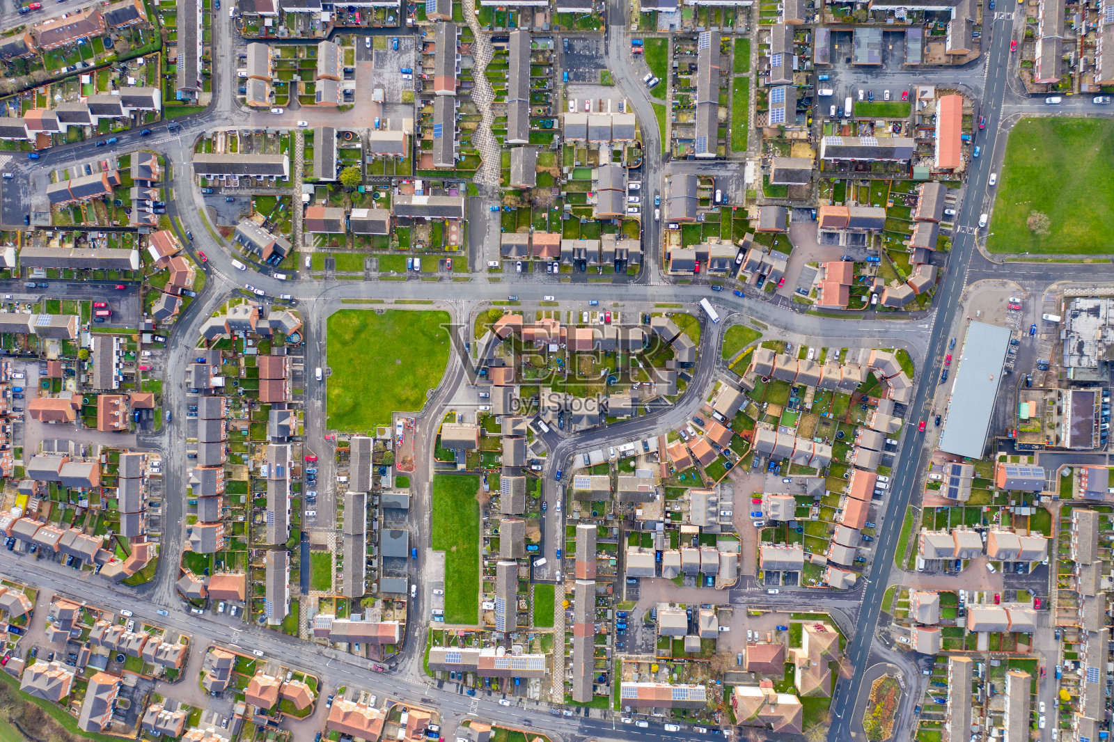 从上到下的航拍照片，拍摄的是英国西约克郡利兹市的斯瓦克利夫镇的住宅区和郊区照片摄影图片