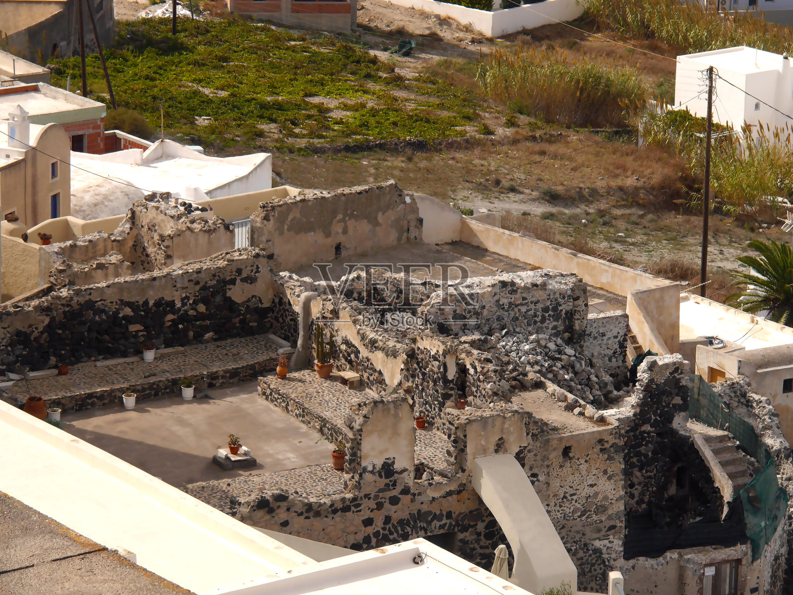 希腊圣托里尼岛Pyrgos镇的中心历史部分。照片摄影图片