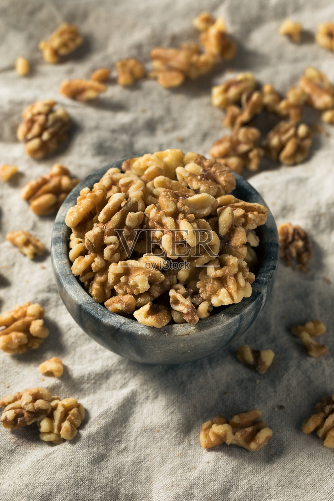 生有机去壳核桃照片摄影图片