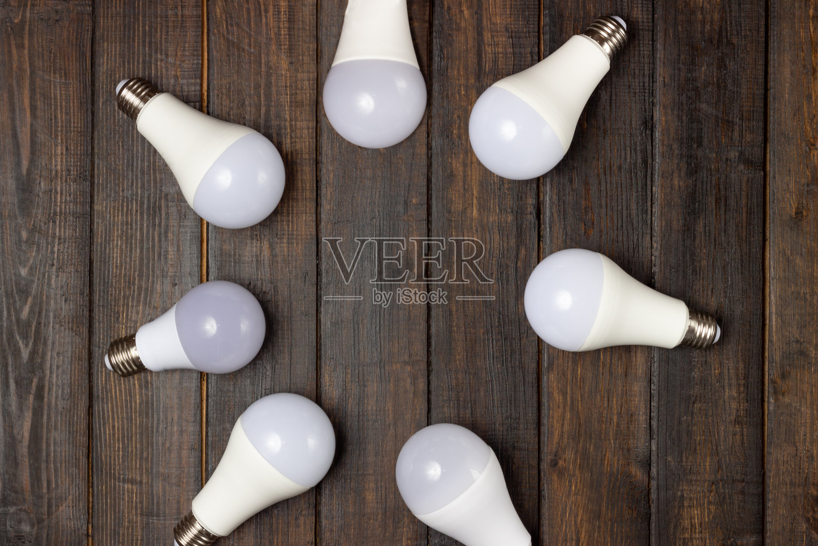 节能灯泡。32、环保生态理念照片摄影图片