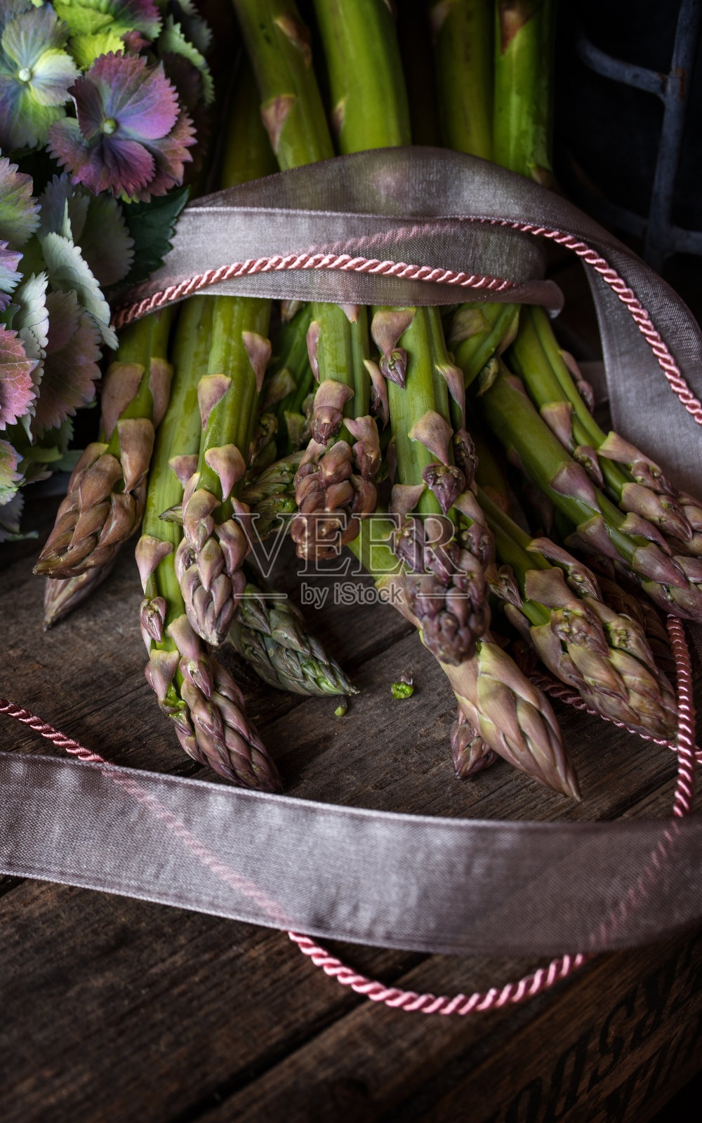 时髦的绿色芦笋照片摄影图片