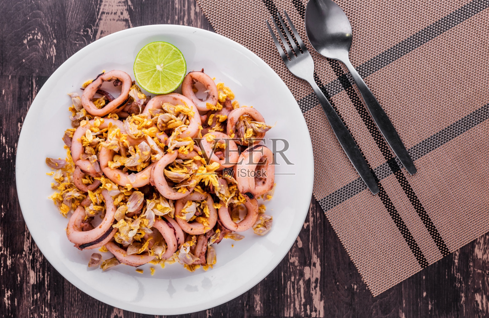 蒜香鱿鱼照片摄影图片