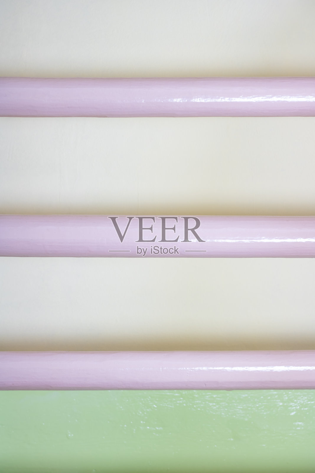 近距离观察健身房的粉色木条照片摄影图片