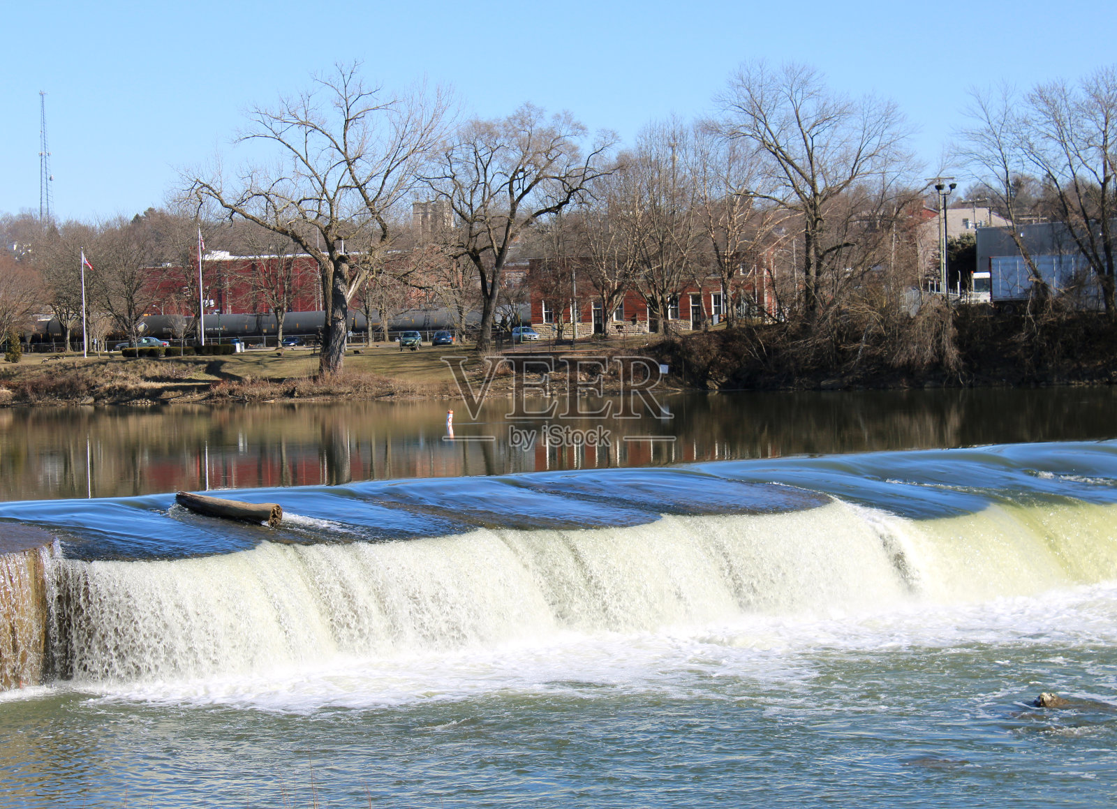 美国俄亥俄州赞斯维尔-马斯金姆河船闸和大坝照片摄影图片