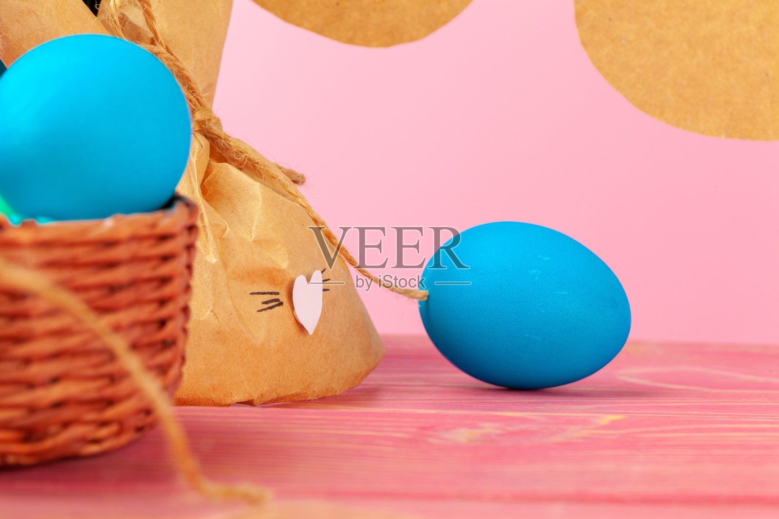 复活节概念与兔子纸装饰与复制空间照片摄影图片