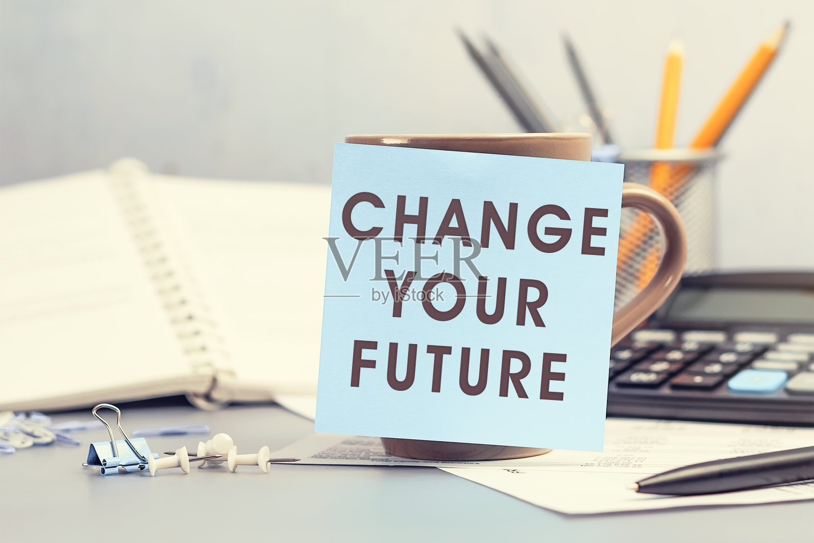 改变你的未来-概念文本在便利贴照片摄影图片