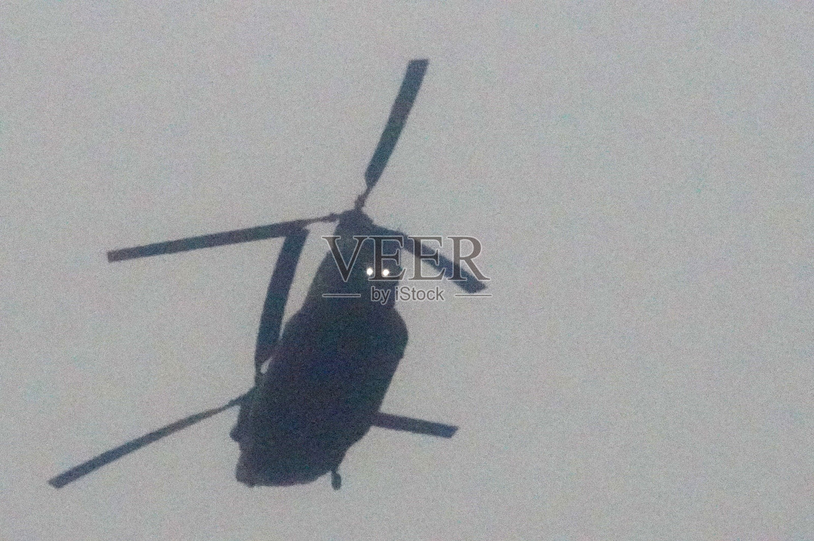 奇努克在天上照片摄影图片