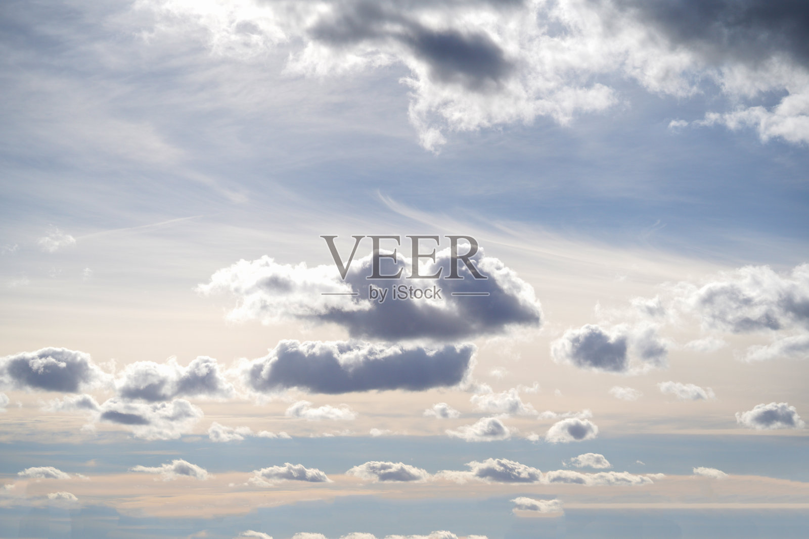 二月的一个下午在巴伐利亚拍摄的云照片摄影图片