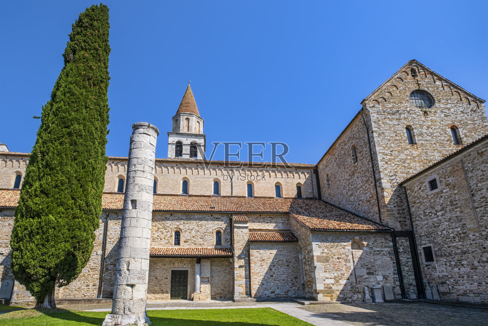 阿松塔圣玛利亚大教堂(意大利弗里利-威尼齐亚-朱利亚)照片摄影图片