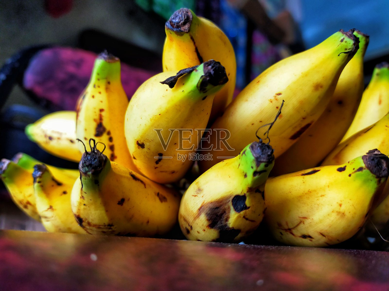 一些成熟的香蕉种子。照片摄影图片