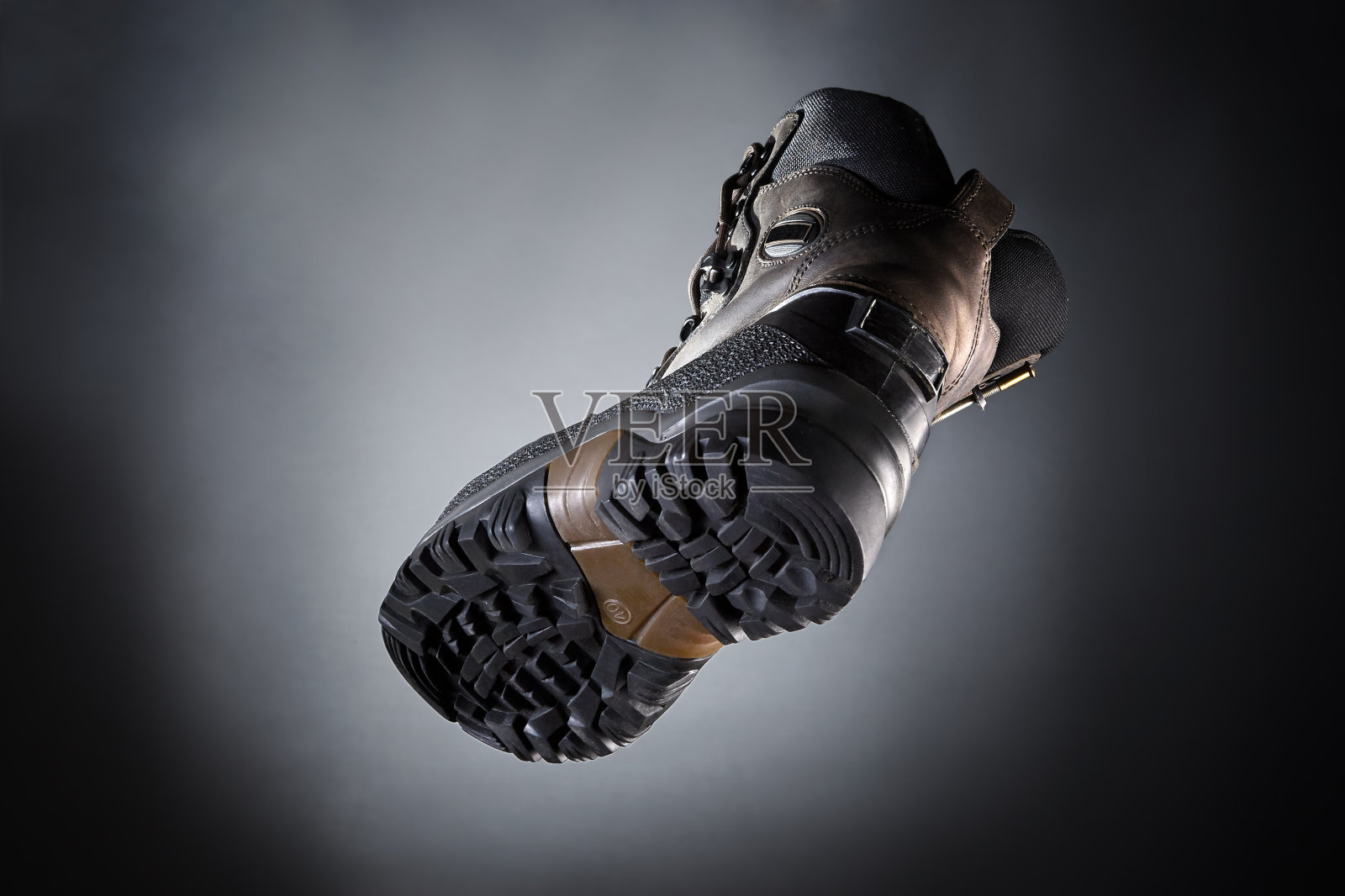 登山旅游专用靴照片摄影图片