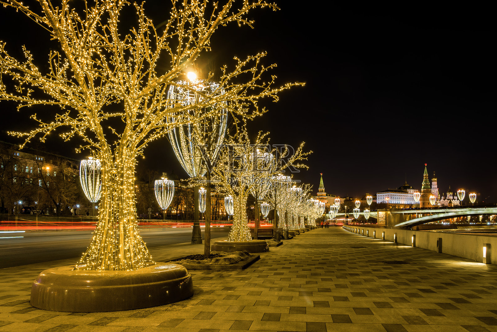 日落vinter的圣诞装饰附近的圣殿救世主，莫斯科，俄罗斯。照片摄影图片