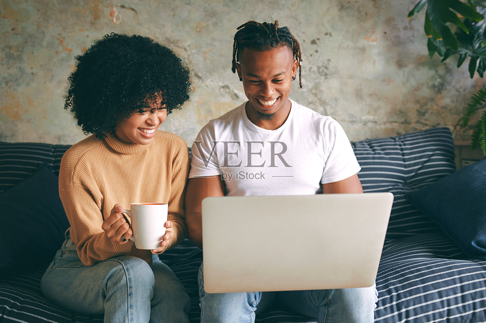 我们来搜索一下照片摄影图片