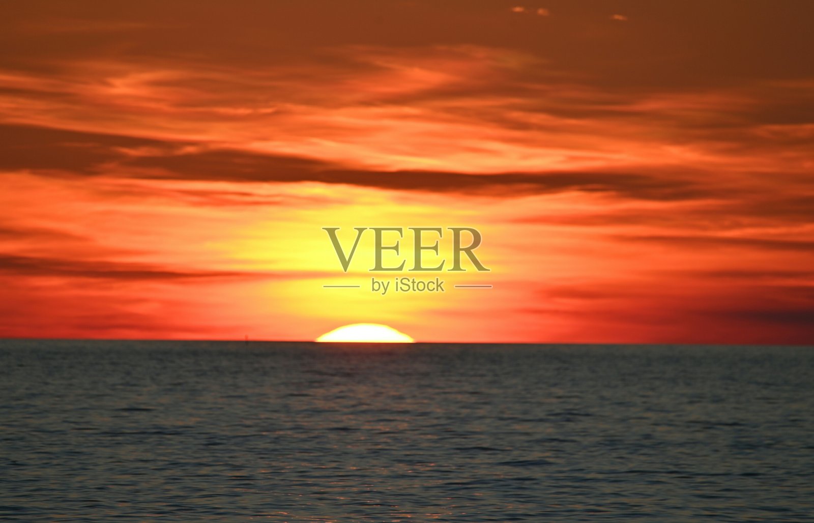 伊斯特拉的皮内塔日落照片摄影图片